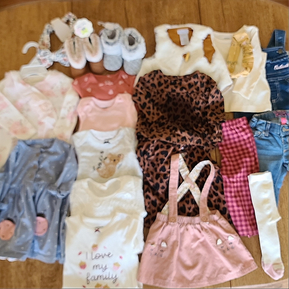 Lot of baby girl clothes 6-9 months
